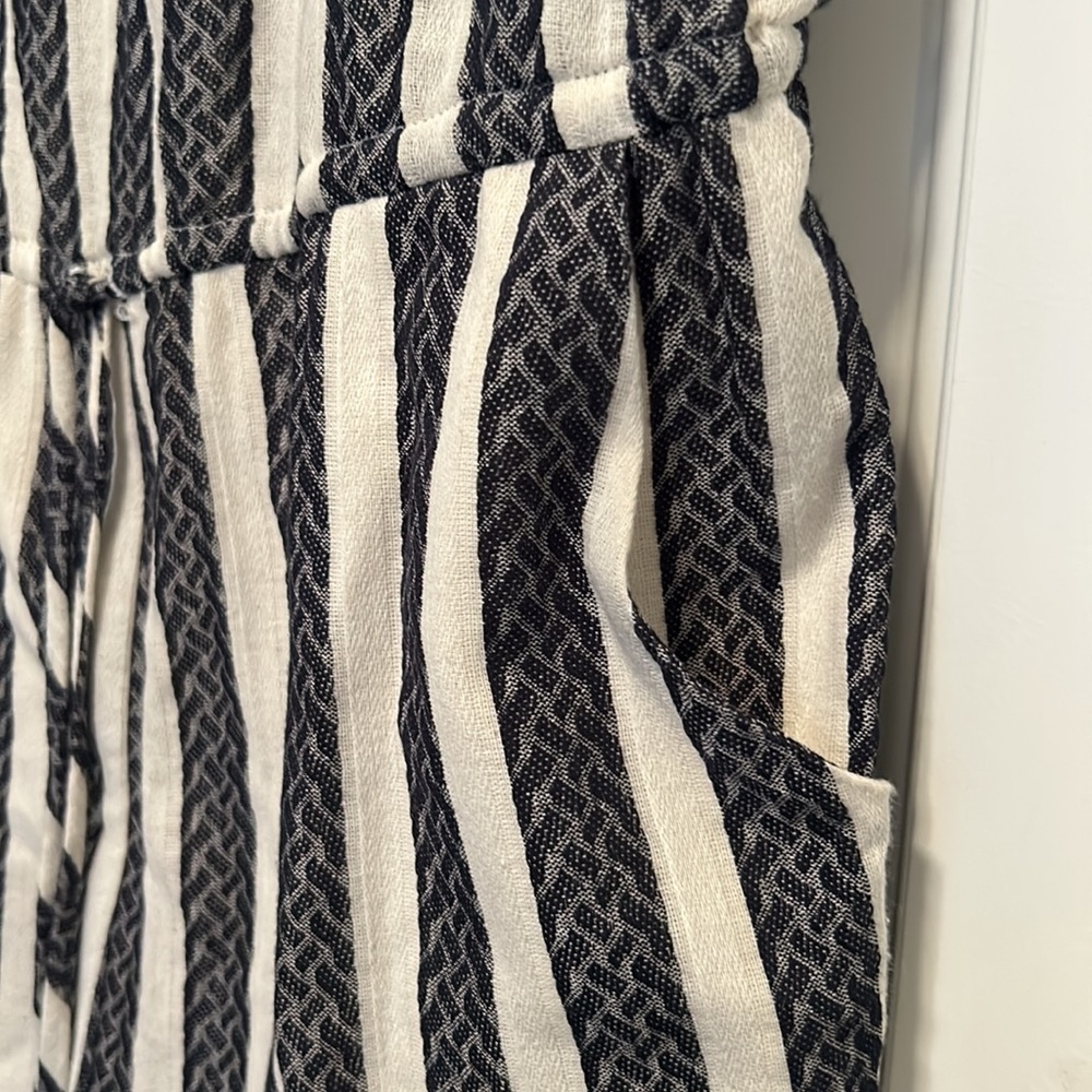 Universal Thread Romper - Picture 5 of 10